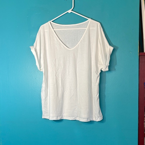 Elegant White V-Neck Women's Tee - Picture 1 of 7